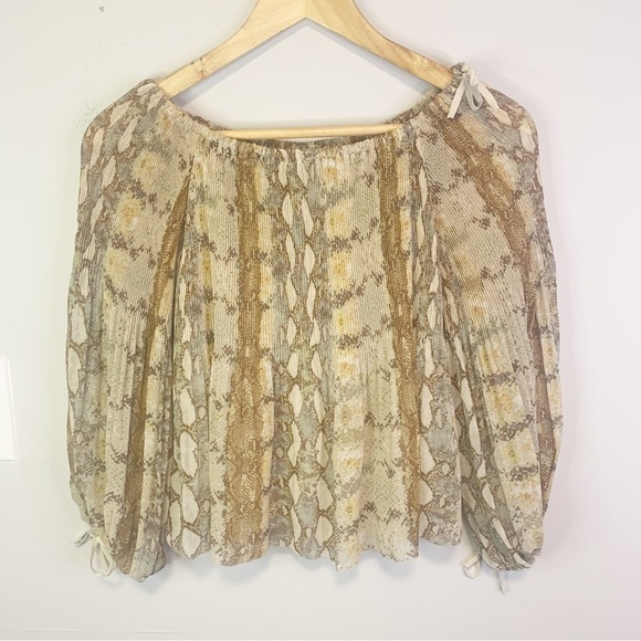 ARITZIA Wilfred Talence Pleated Off Shoulder Blouse Size XS - Picture 3 of 15